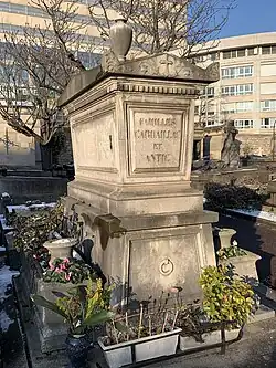 Tombe des familles Cardillac et Antic.