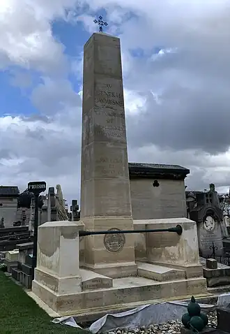 Tombe de Pierre Daumesnil (1776-1832) au cimetière ancien de Vincennes.