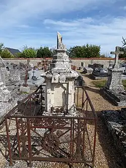 Tombe du curé Brazon.