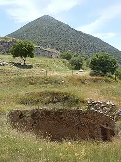 Le tholos effondré au pied du Mont Zara