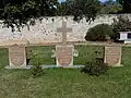 Tombes militaires allemandes dans le cimetière du village.