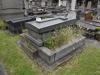 Tombe de Jacques Laurent.