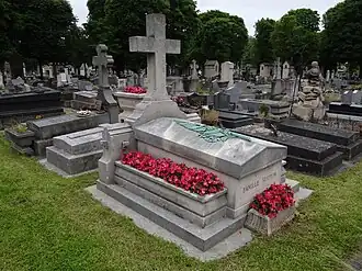 Tombe de Louis Vuitton.