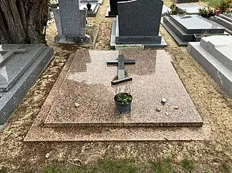 Tombe de Pierre Reverdy.