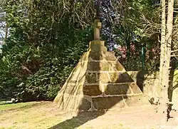 Tombe pyramidale de Philippe-Louis Mangay (1782-1842) à Freyming-Merlebach.