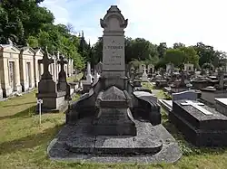Le tombeau de Louis Terrier au cimetière de Dreux.