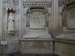 7Marie-Adélaïde de Bourbon, duchesse d'Orléans et de Chartres.