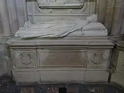 7Marie-Adélaïde de Bourbon, duchesse d'Orléans et de Chartres.