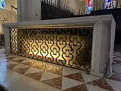 Tombeau de saint Seurin.