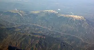 Vue aérienne depuis l'est.