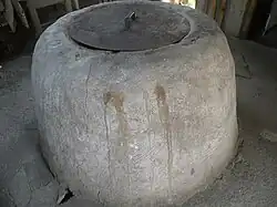 Toné, four à pain géorgien.