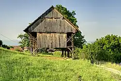 Structure double dénommée Toplar.