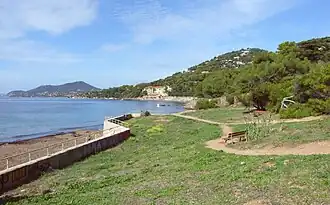 Vue en 2024 du lieu de création du tableau Tortillard vers San Salvadour.