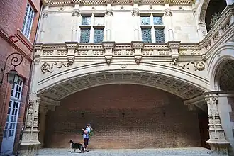 Bernuy: façade Renaissance.