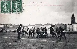 Carte postale ancienne illustrant le rugby