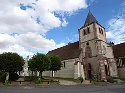 Tour porche et mur nord.