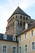 Tour romane de l'abbaye Saint-Sauveur