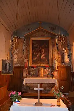 ... et son retable, avant sa restauration.