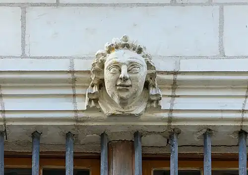 Détail de la façade de l'hôtel Robin Quantin.