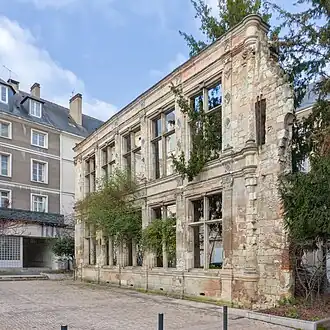 Façade subsistante de l'ancien hôtel de Beaune-Semblançay.