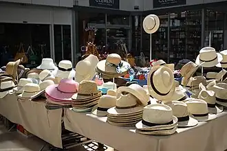 Étal à chapeaux