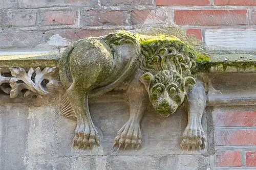 Détail de la façade de la maison de Tristan-l'Hermite