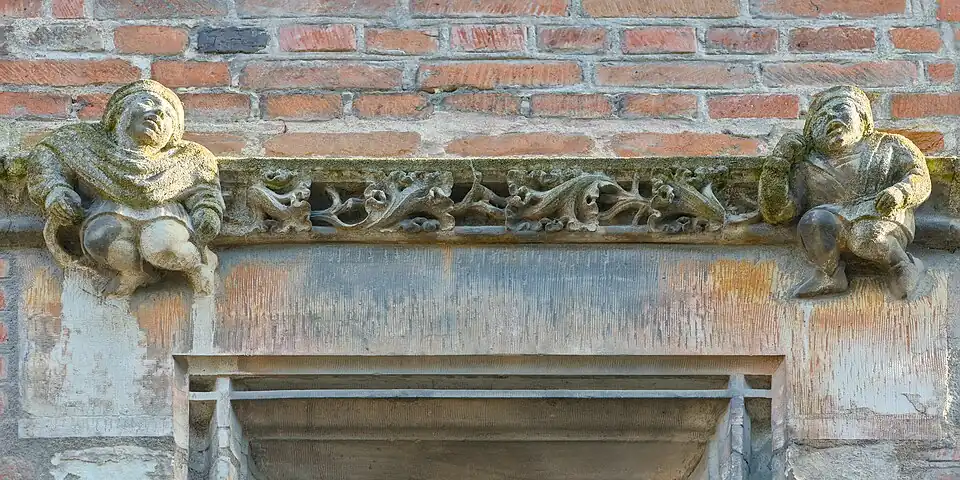 Détail de la façade de la maison de Tristan-l'Hermite