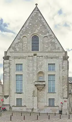 Façade arrière du Palais des Archevêques, place Grégoire-de-Tours