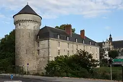 Le château de Tours.