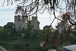 Tours nord de la forteresse de Bourbon–l'Archambault