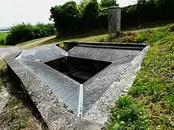 Lavoir troglodytique.