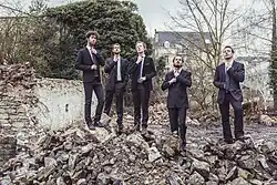 Description de cette image, également commentée ci-après