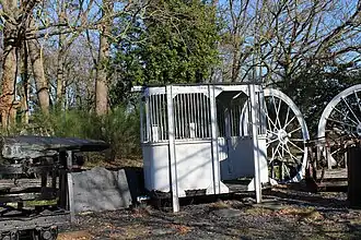Cage pour la descente dans le fond.