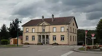 Mairie-école de Trémonzey.
