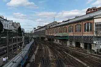 Les halles vues depuis le pont de la place de l'Europe.