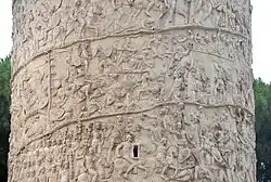Colonne Trajane: détail, scènes de combat. Bas-relief. Marbre. Rome113 EC.