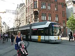 Rame 6323 en 2012, s'engageant sur Cataloniëstraat