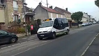 Renault Master no&nbsp;93850 sur la ligne D du réseau Coul'bus à Coulommiers.