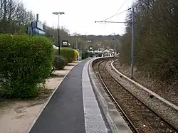Gare qui se trouve en réalité sur le territoire de la commune voisine de L'Étang-la-Ville