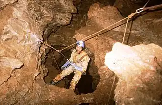 Puits dans le T10 (Torca de la Laureola).