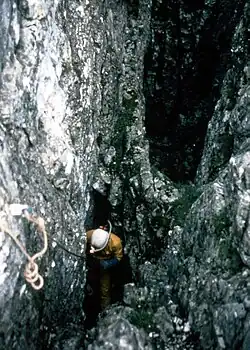 Entrée du puits Vicente Alegre profond de 309 m (T2).