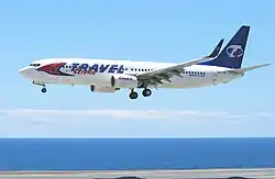 Un Boeing 737-800 à l'atterrissage sur l'aéroport de Funchal.