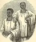Dessin noir et blanc représentant deux hommes africains habillés de larges vêtements blancs, l'un assis et l'autre debout légèrement derrière, la main posée sur l'épaule du premier.