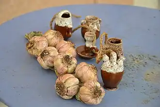 Tresse d'ail et taraïettes