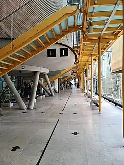 Salle des pas perdus.