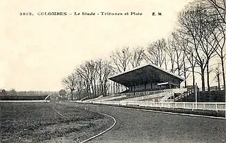 Dans les années 1910, le stade peut accueillir jusqu'à 20&nbsp;000&nbsp;spectateurs.