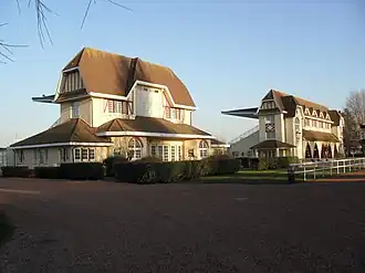 Les tribunes de l'hippodrome.