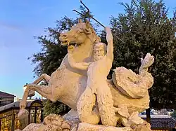 Détail de la fontaine du Triton à Marino.