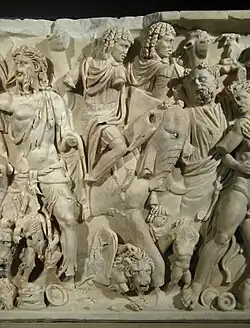 Pan, à gauche. Éléphant.