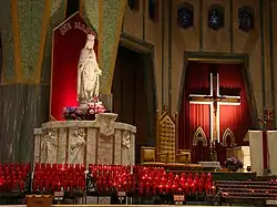 Autel dans la Basilique.